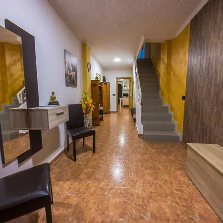 Casa Pueblo No Compartida * Alzira